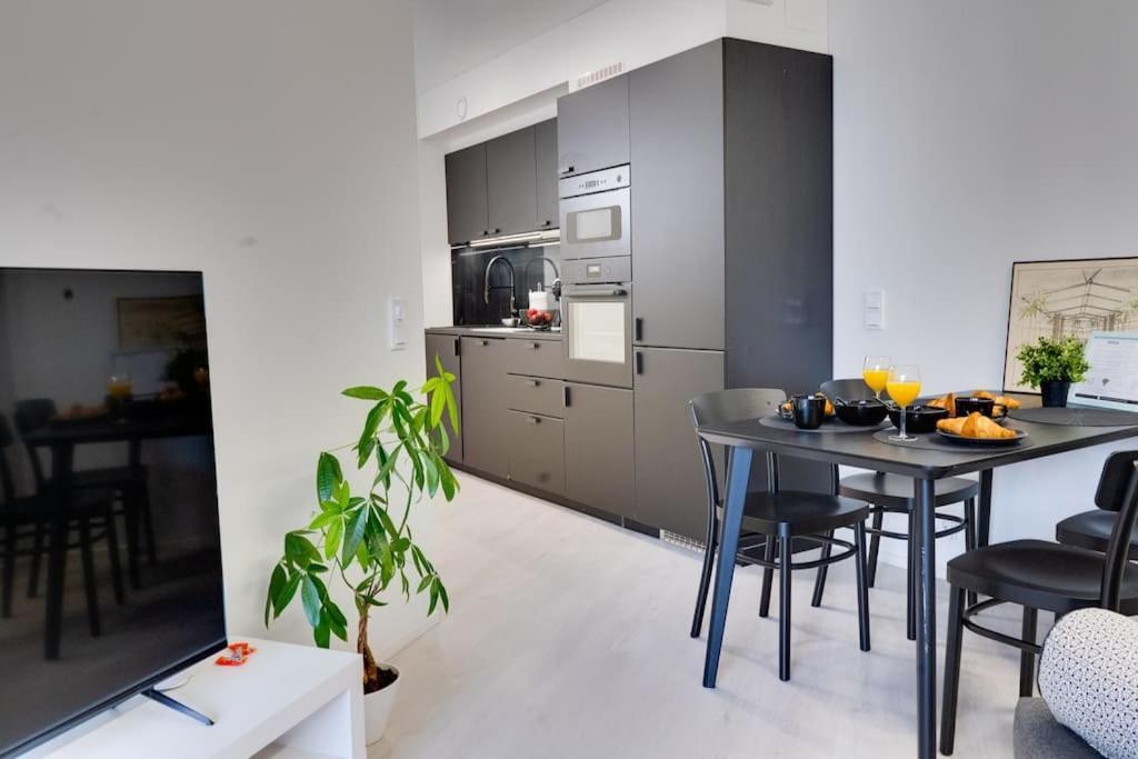 Best Location In Tampere! Modern City Apartment, 2Rooms, Kitchen And Balcony Bagian luar foto